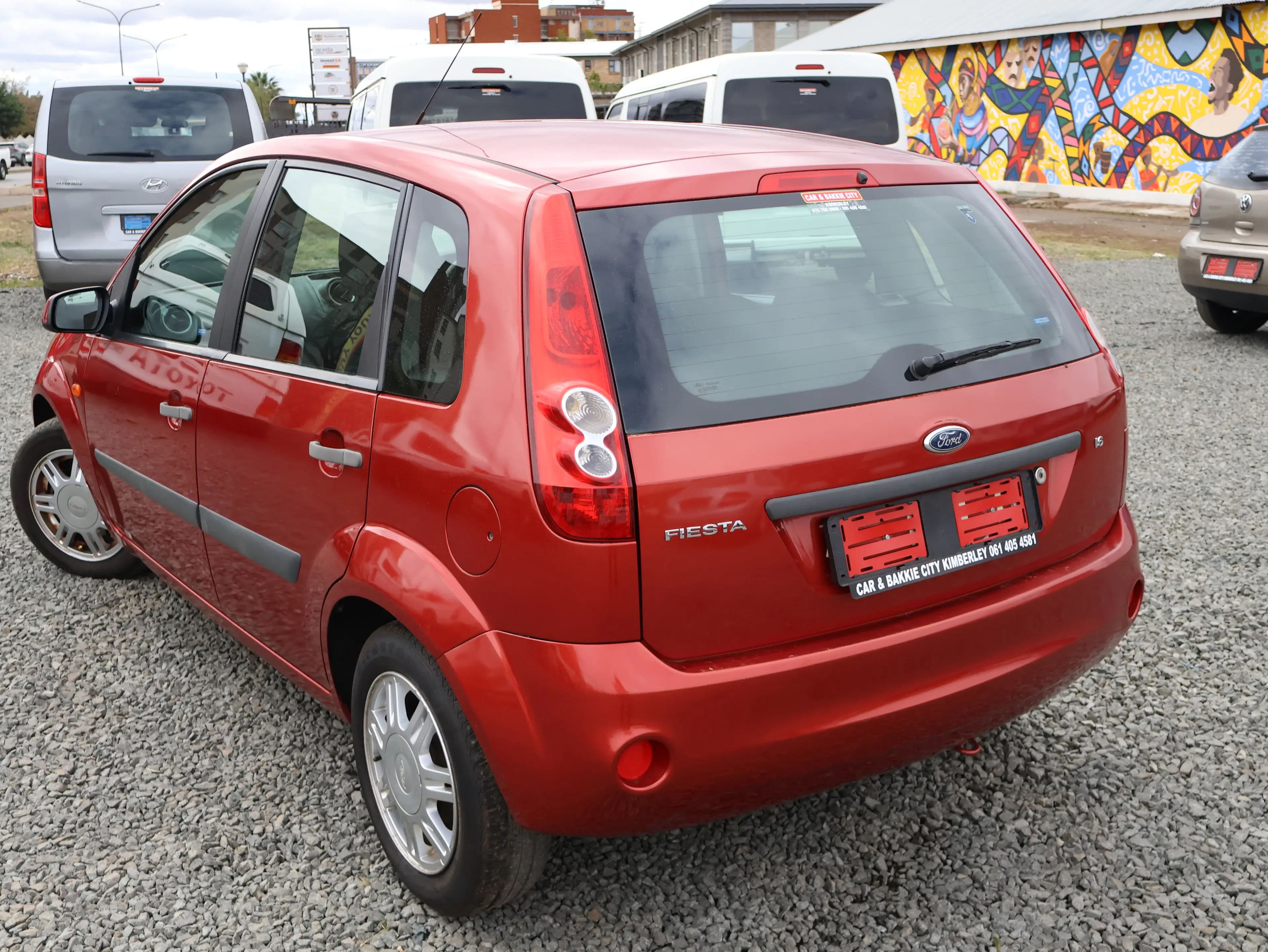 Ford Fiesta — photo 2