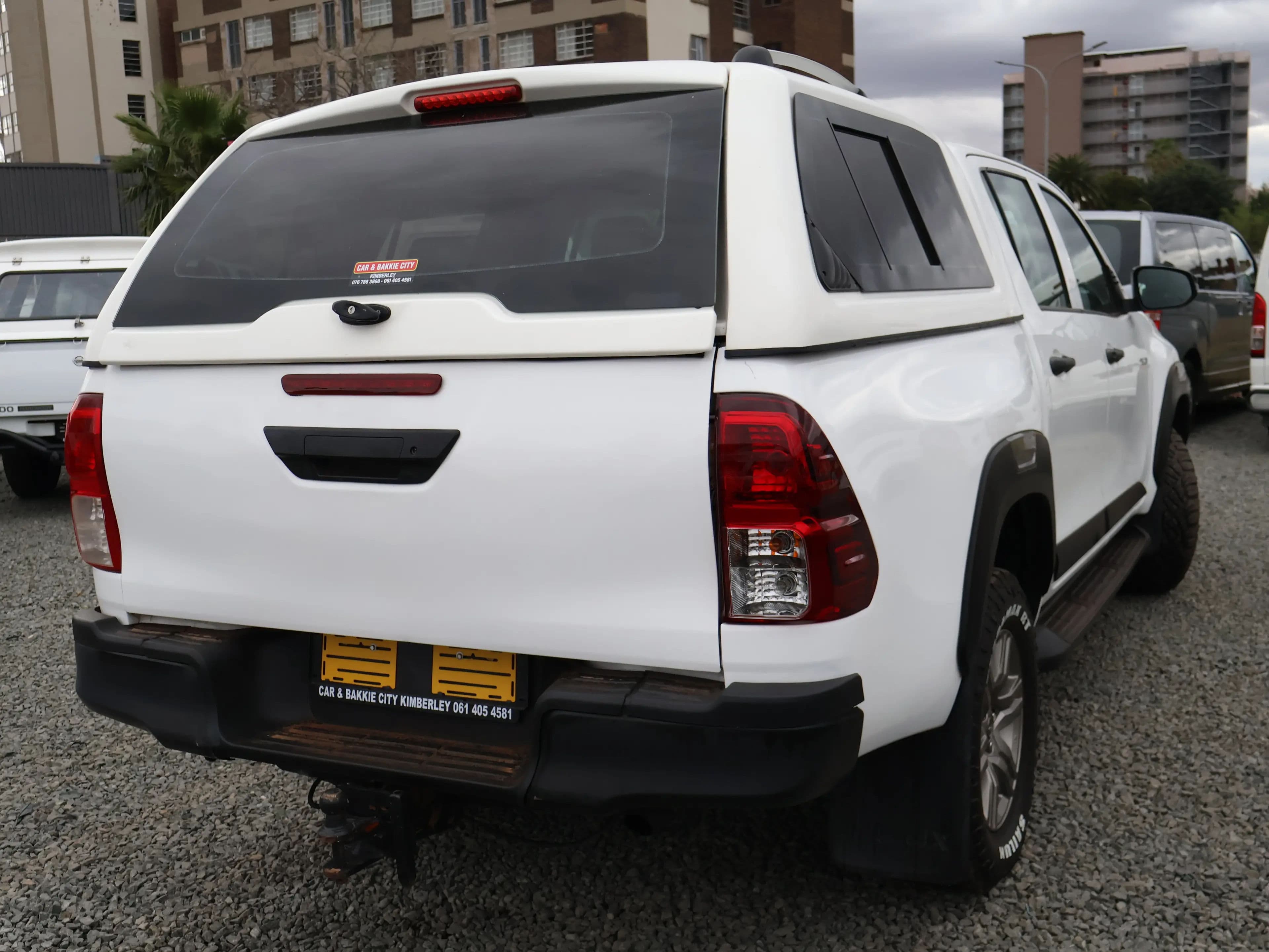 Toyota Hilux — photo 2
