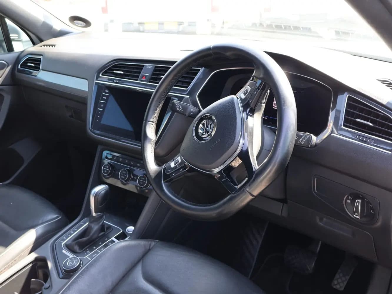VW Tiguan — photo 4