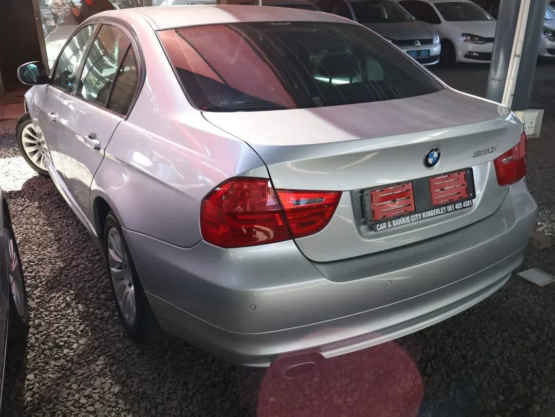 BMW 320I — photo 5