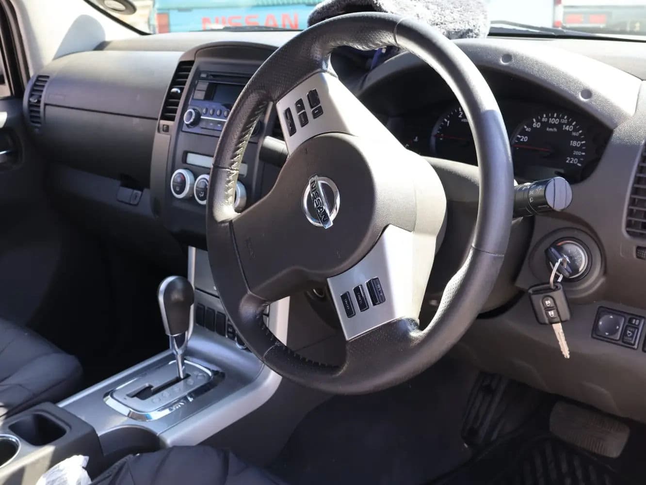 Nissan Navara — photo 3