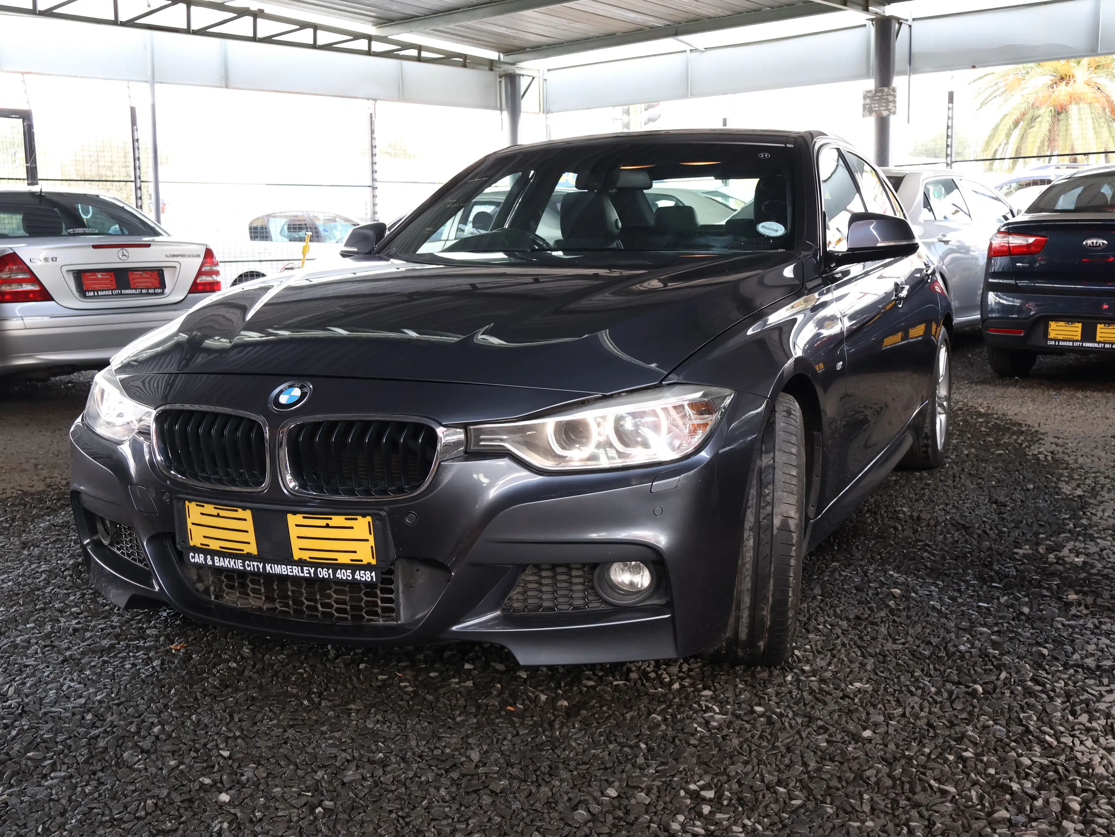 BMW 320i — photo 2