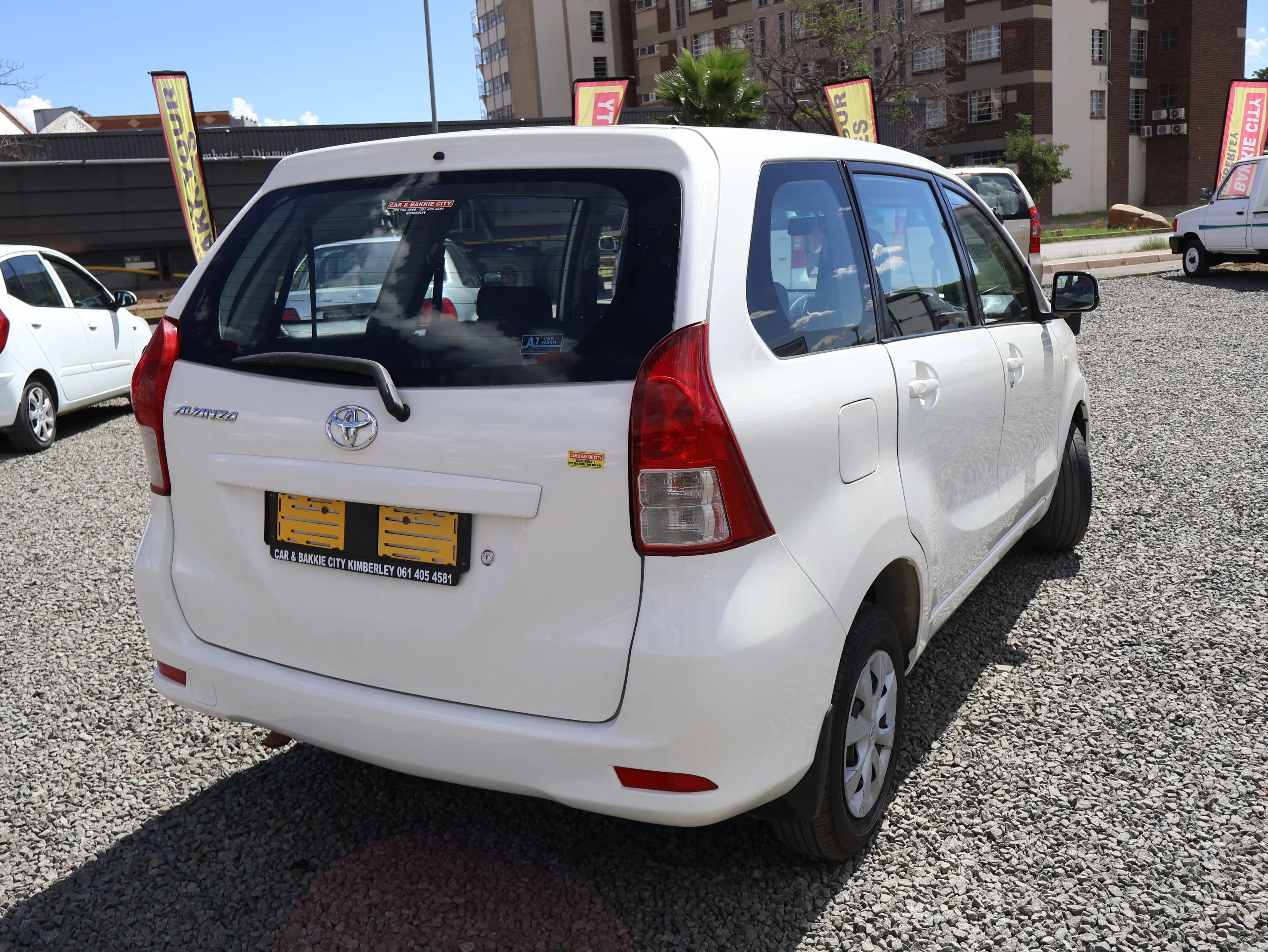 Toyota Avanza White — photo 7