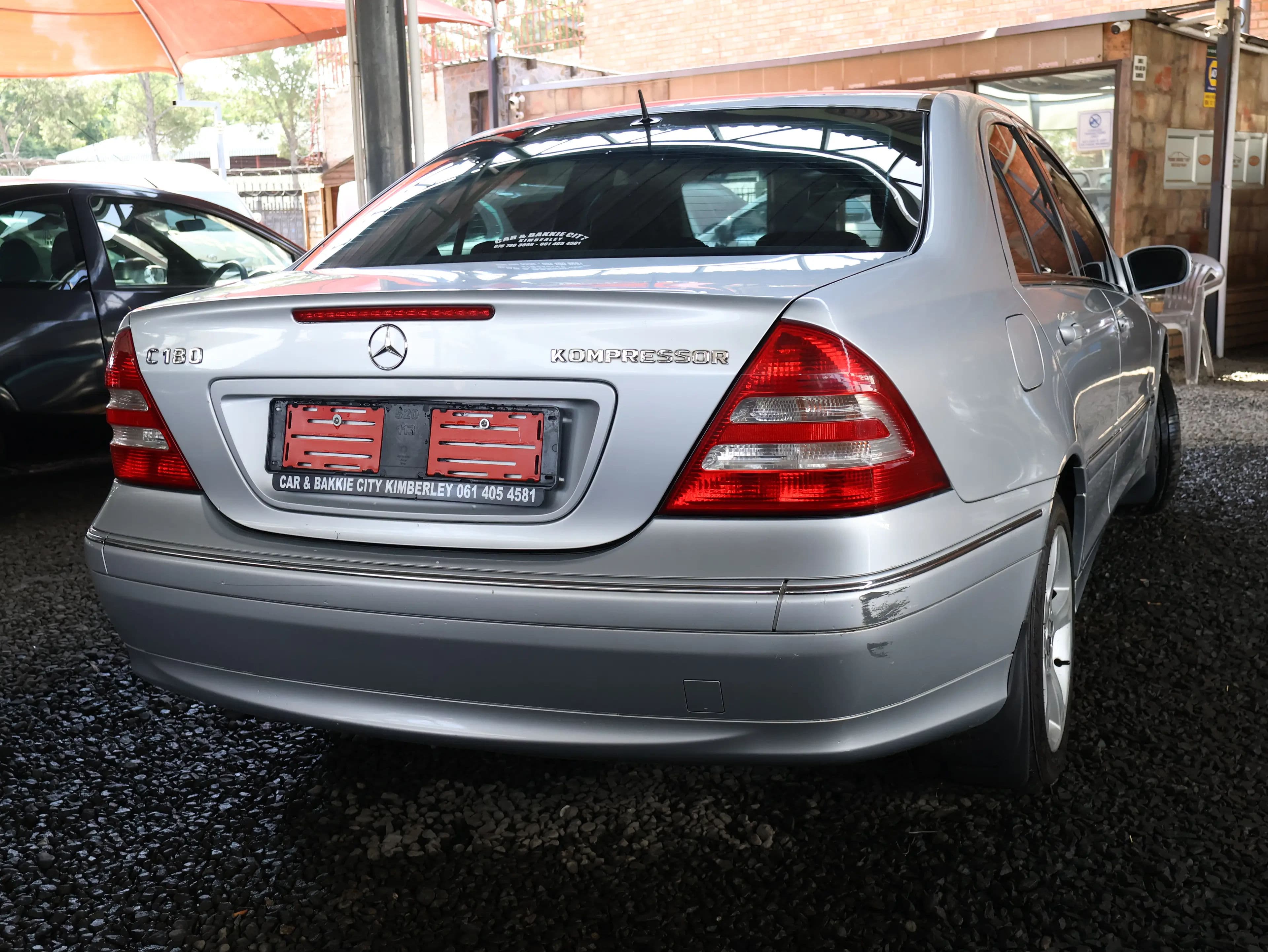 Mercedes Benz C180 — photo 6
