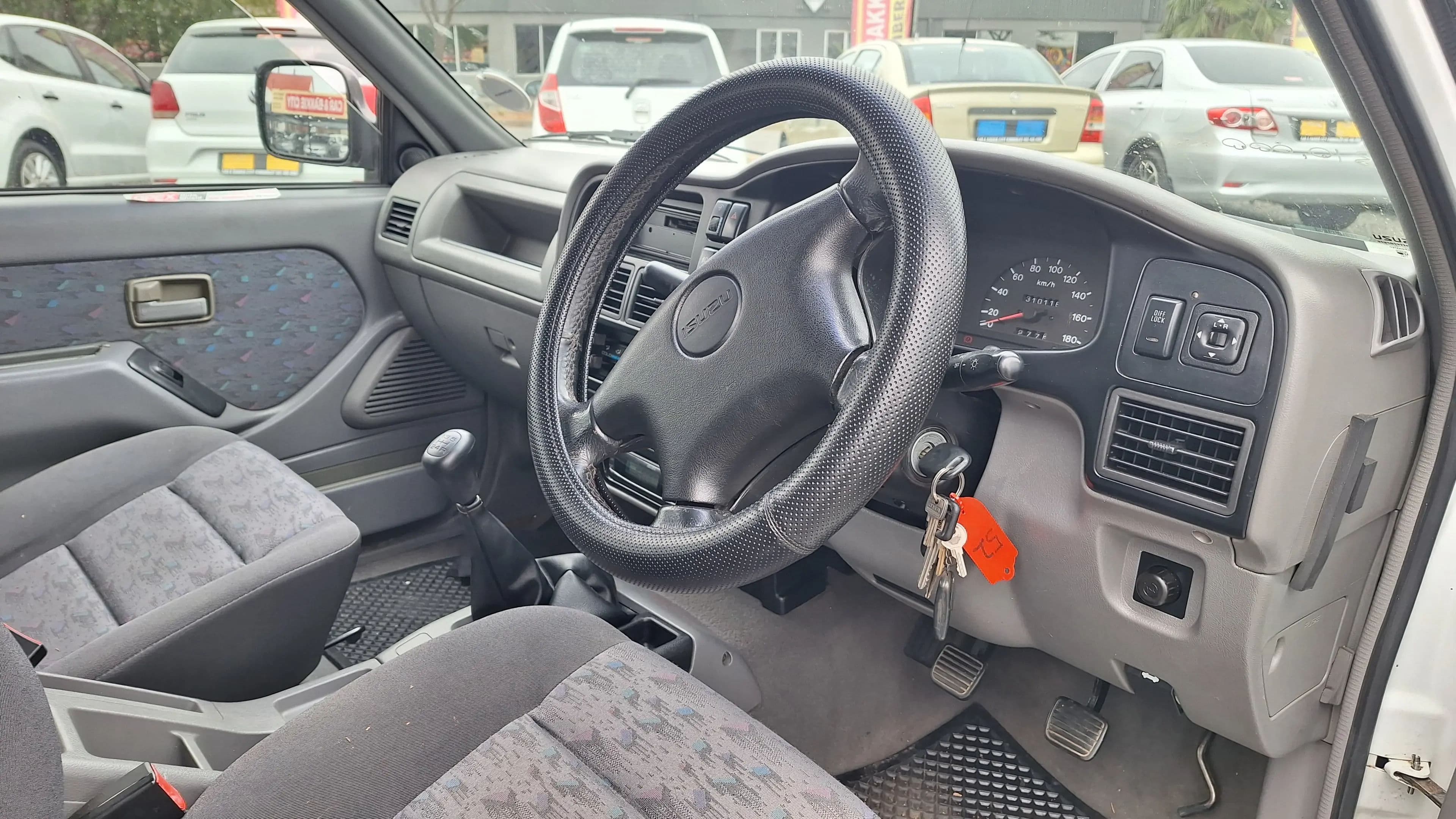 Isuzu KB280 DT — photo 3