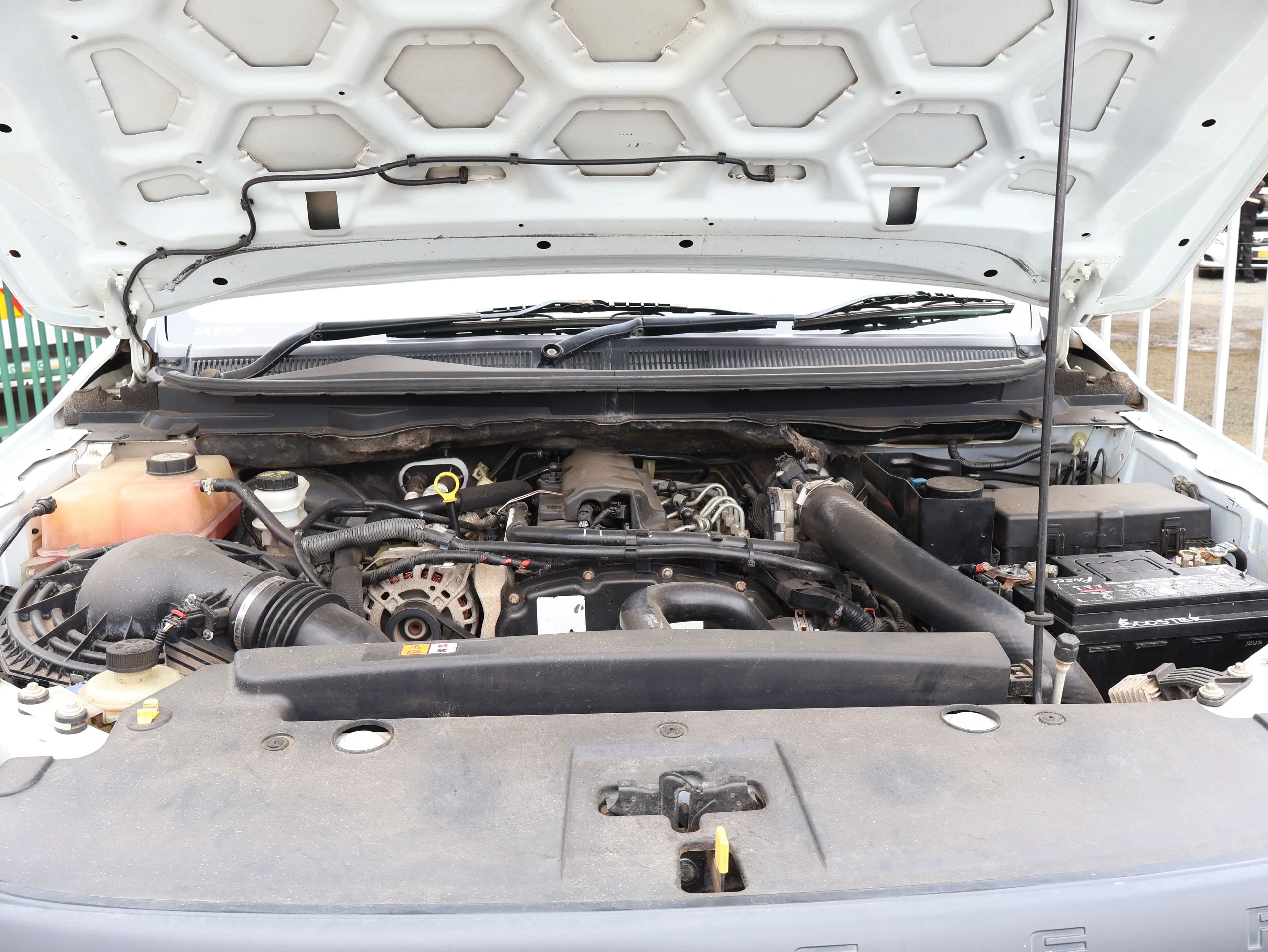 Ford Ranger — photo 5