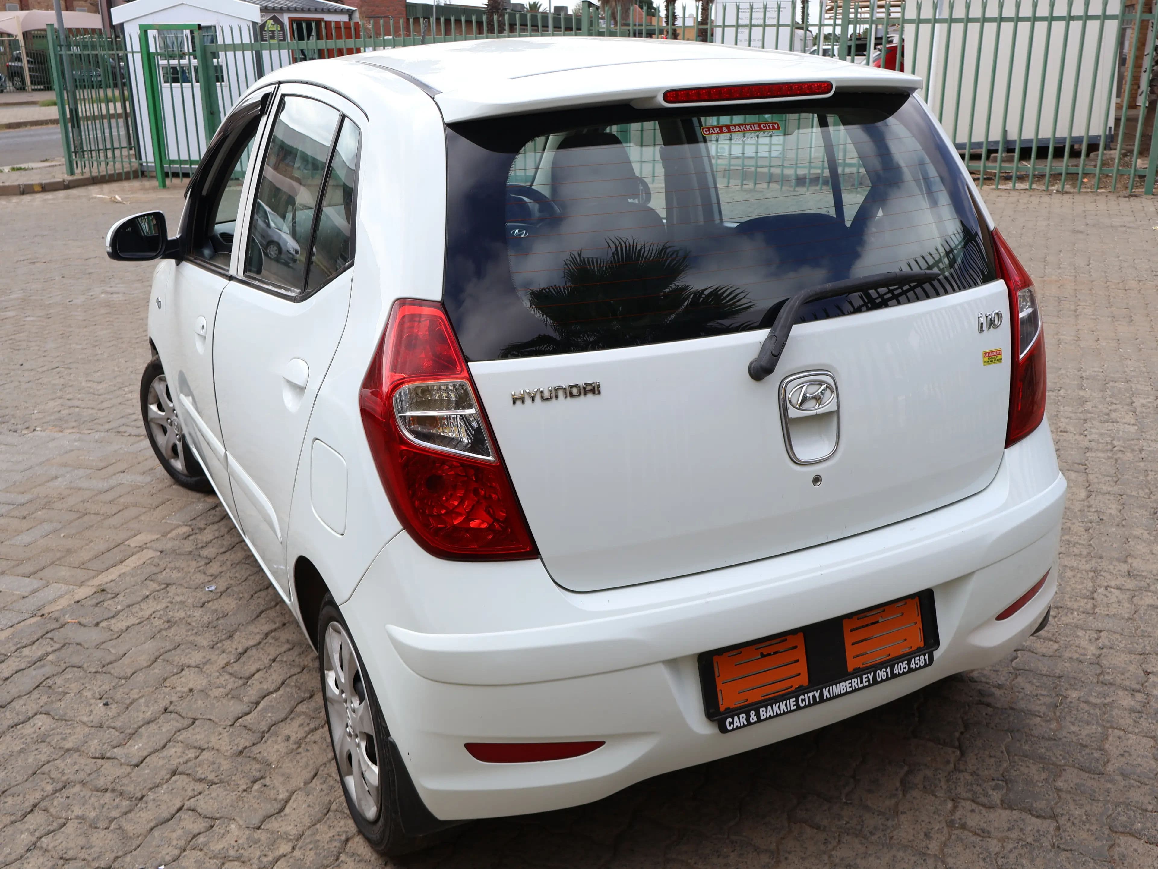 Hyundai i10 — photo 13