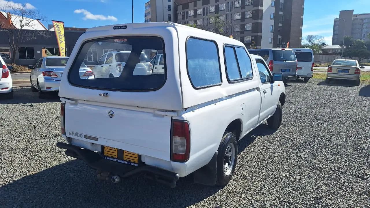 Nissan Np300 Hardbody — photo 3