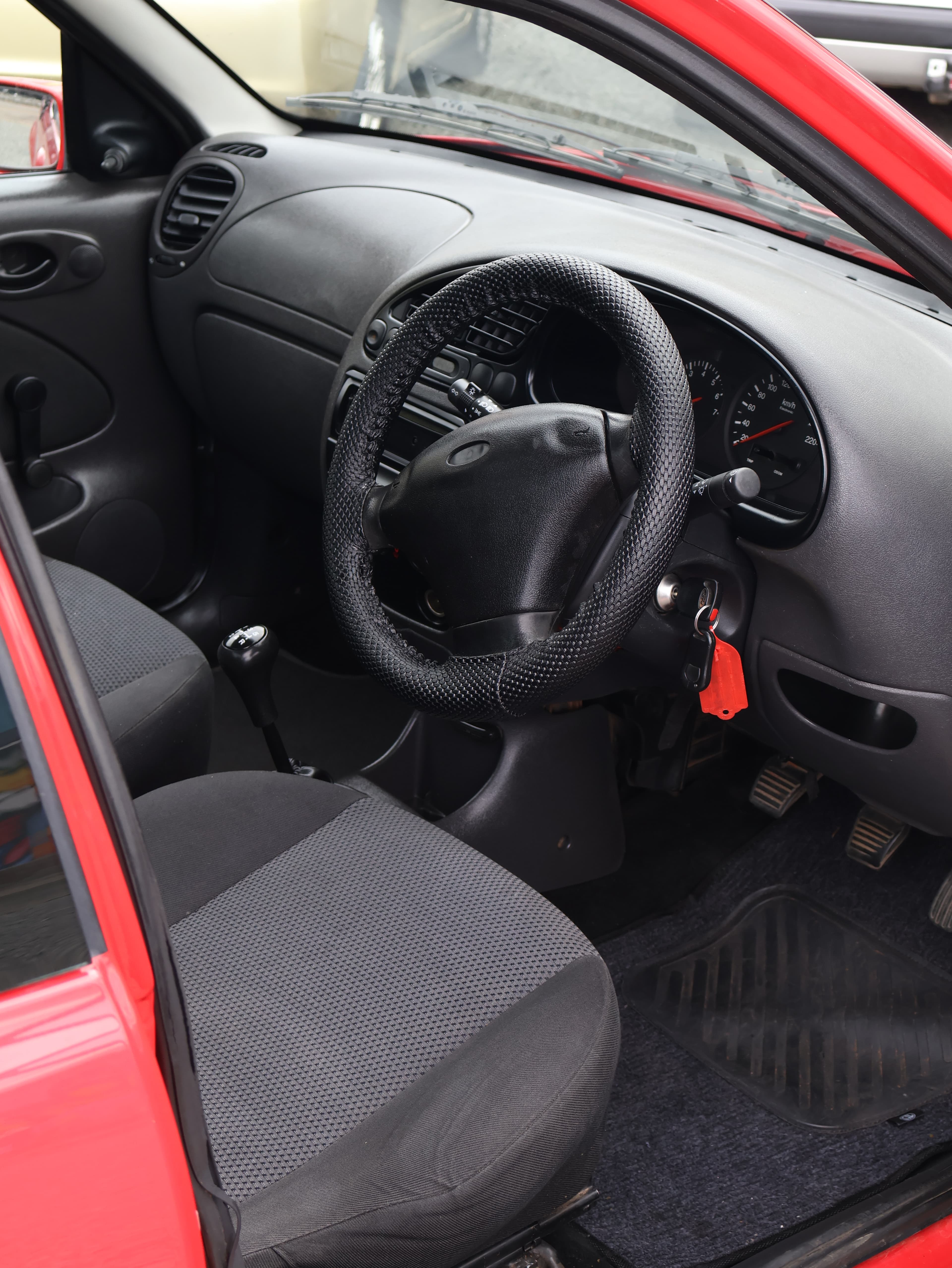 2008 Ford Bantam Red image 3