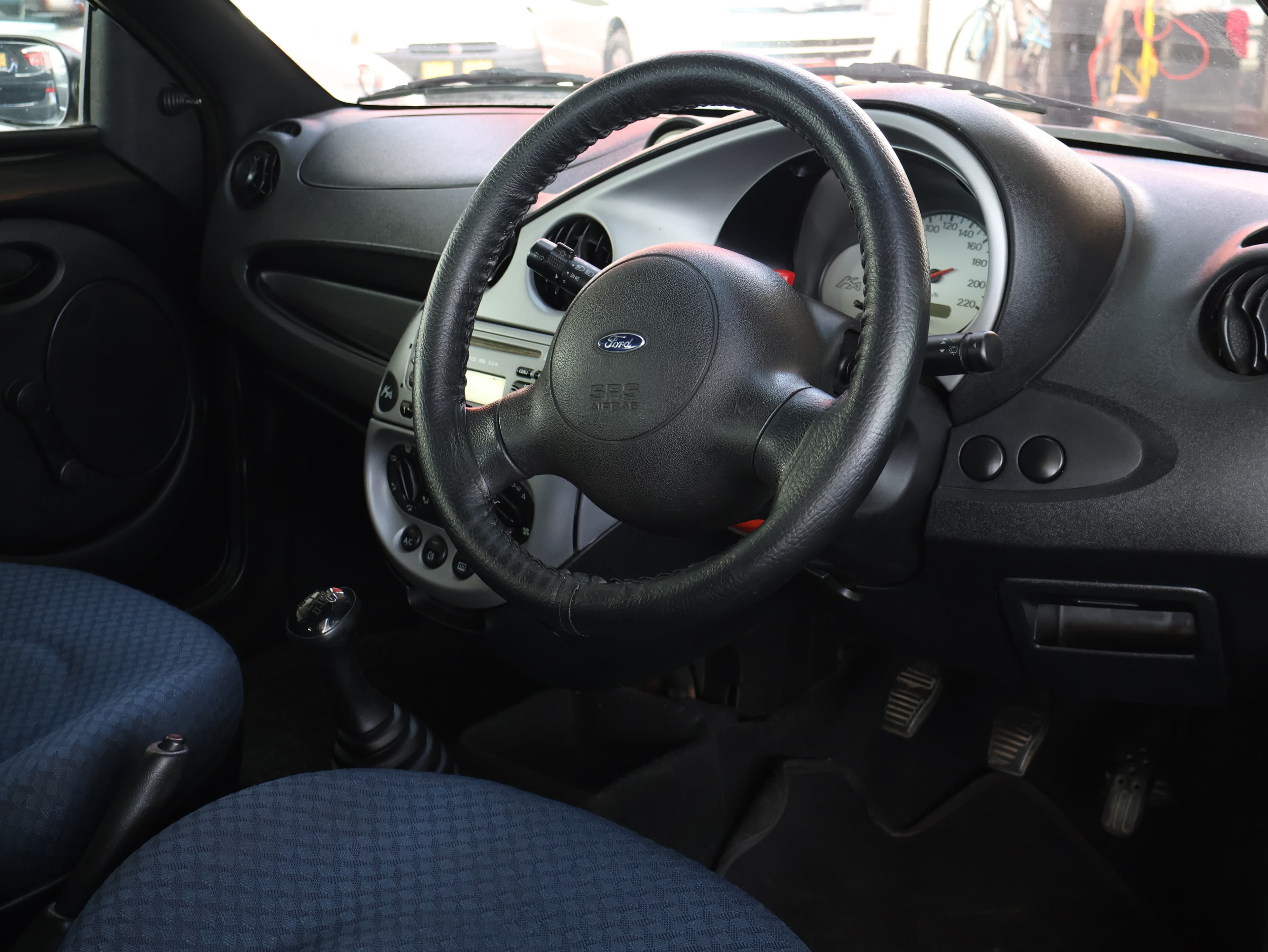 2006 Ford KA image 6