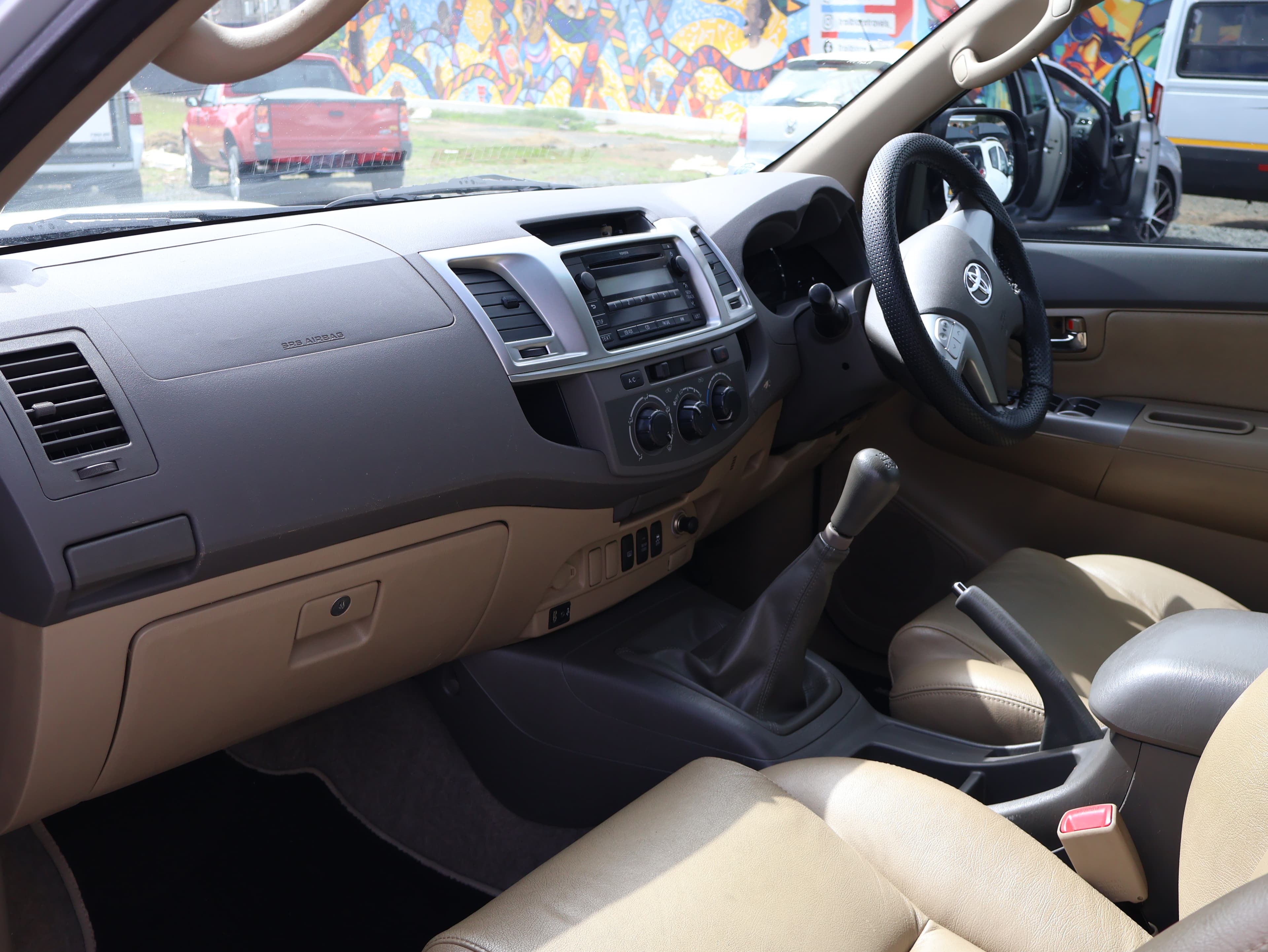 2009 Toyota Fortuner image 4