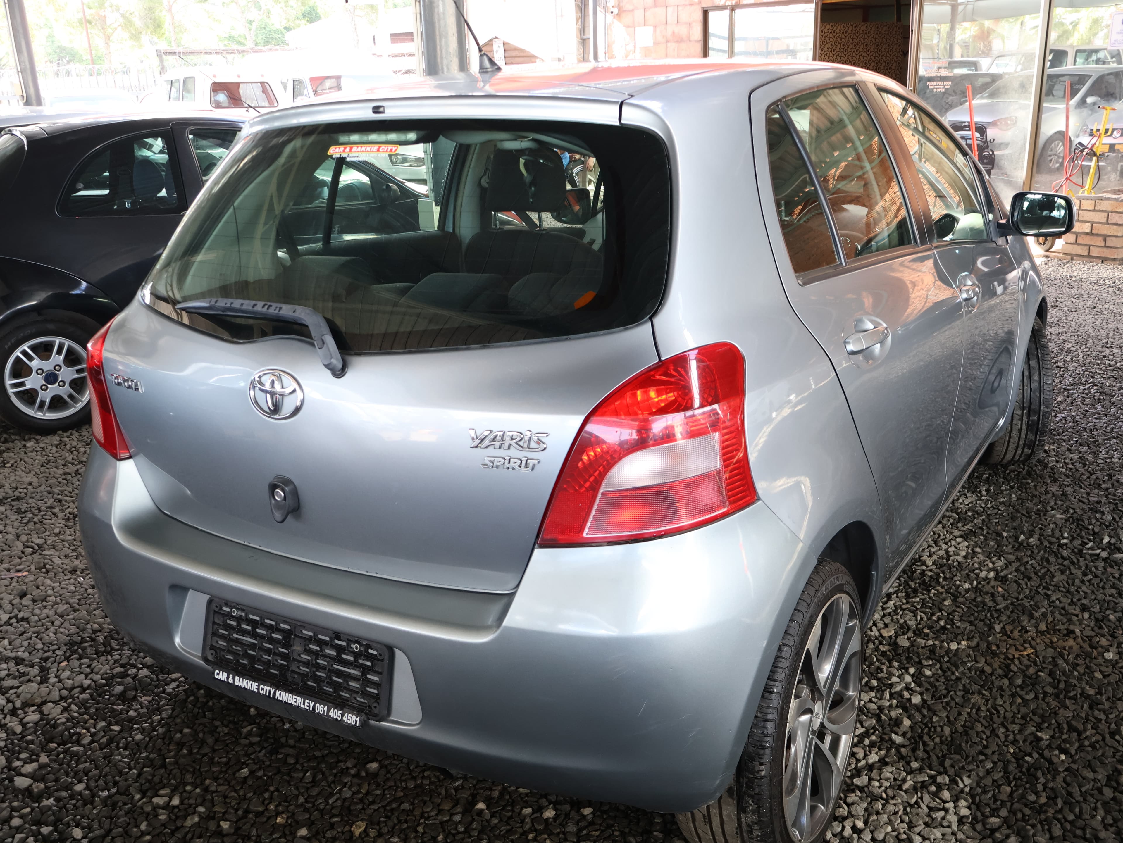 2014 Toyota Yaris image 8