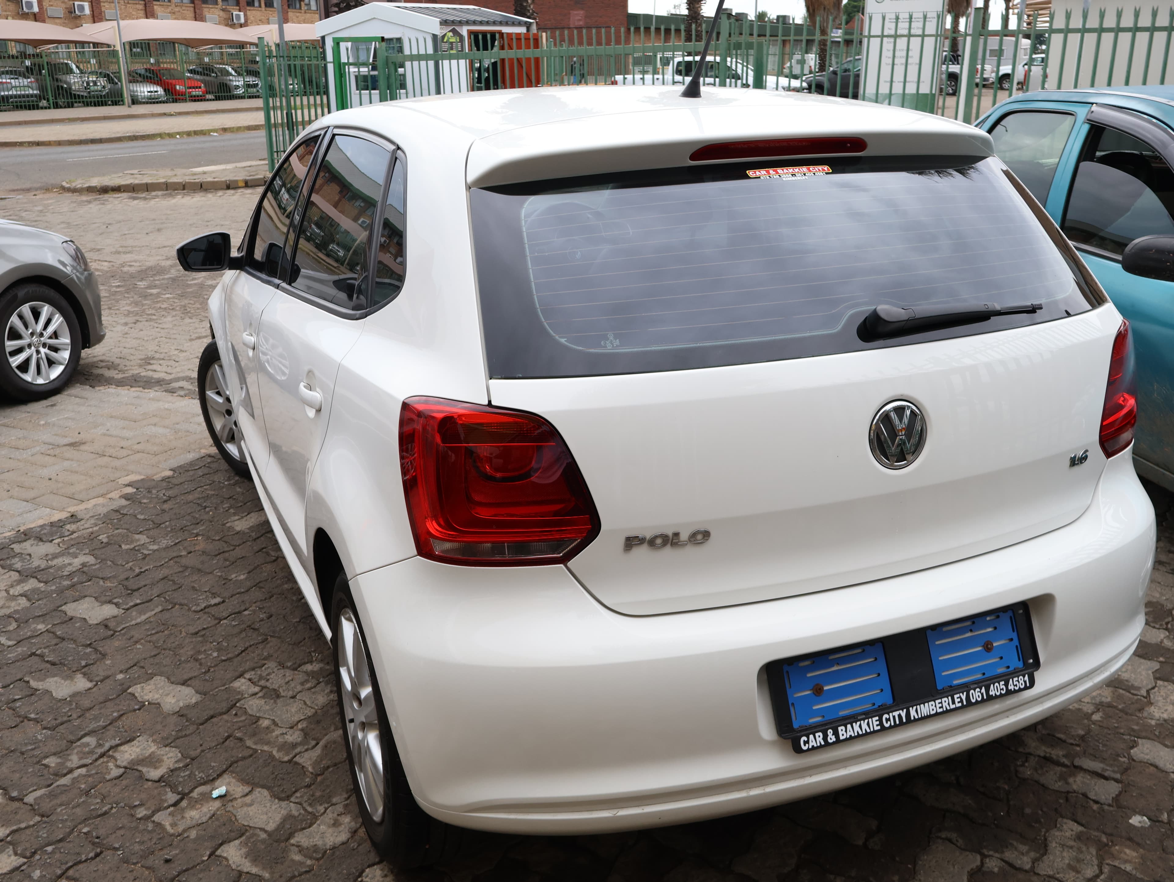 2017 Volkswagen Polo image 2