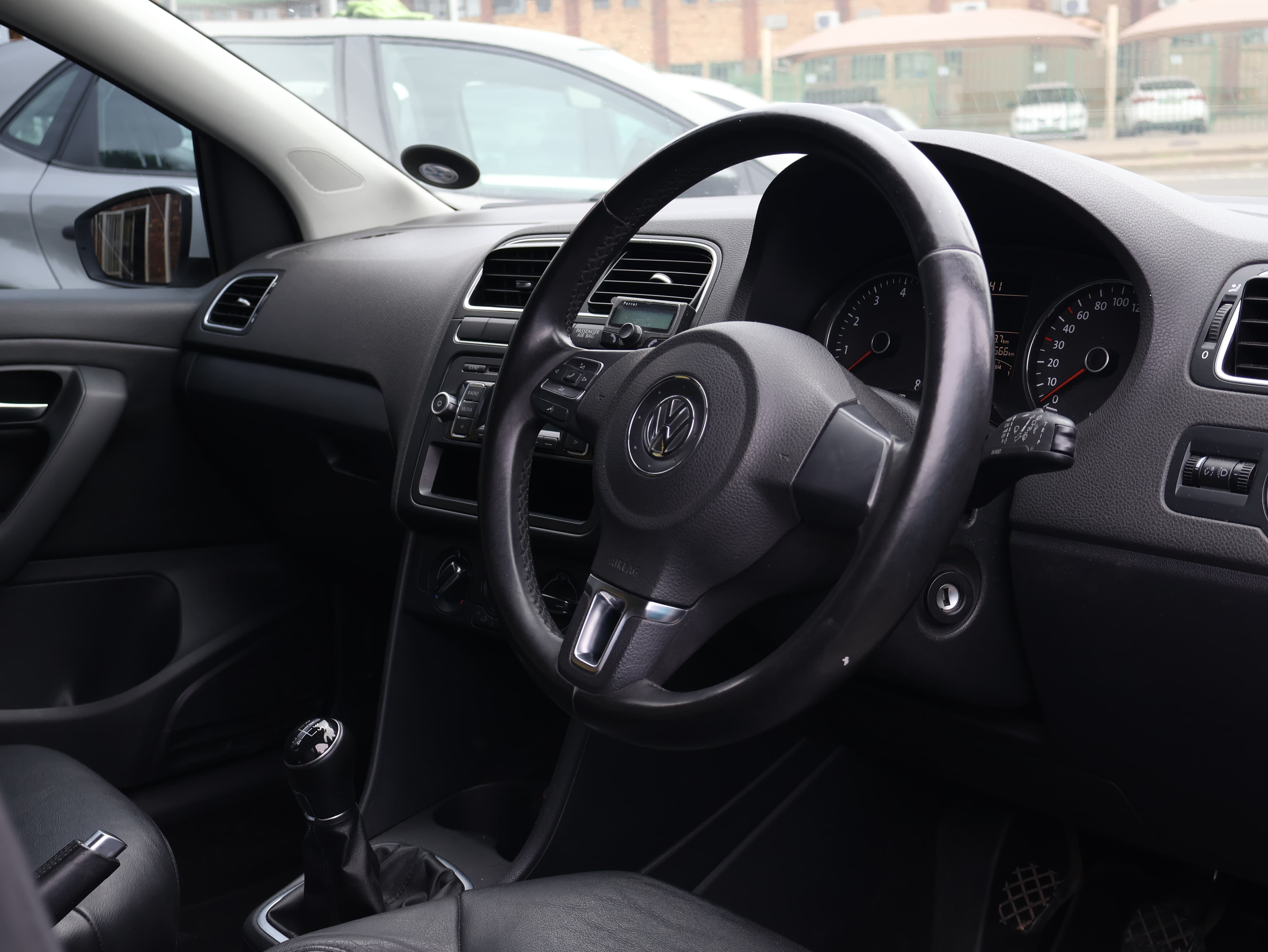 2017 Volkswagen Polo image 7