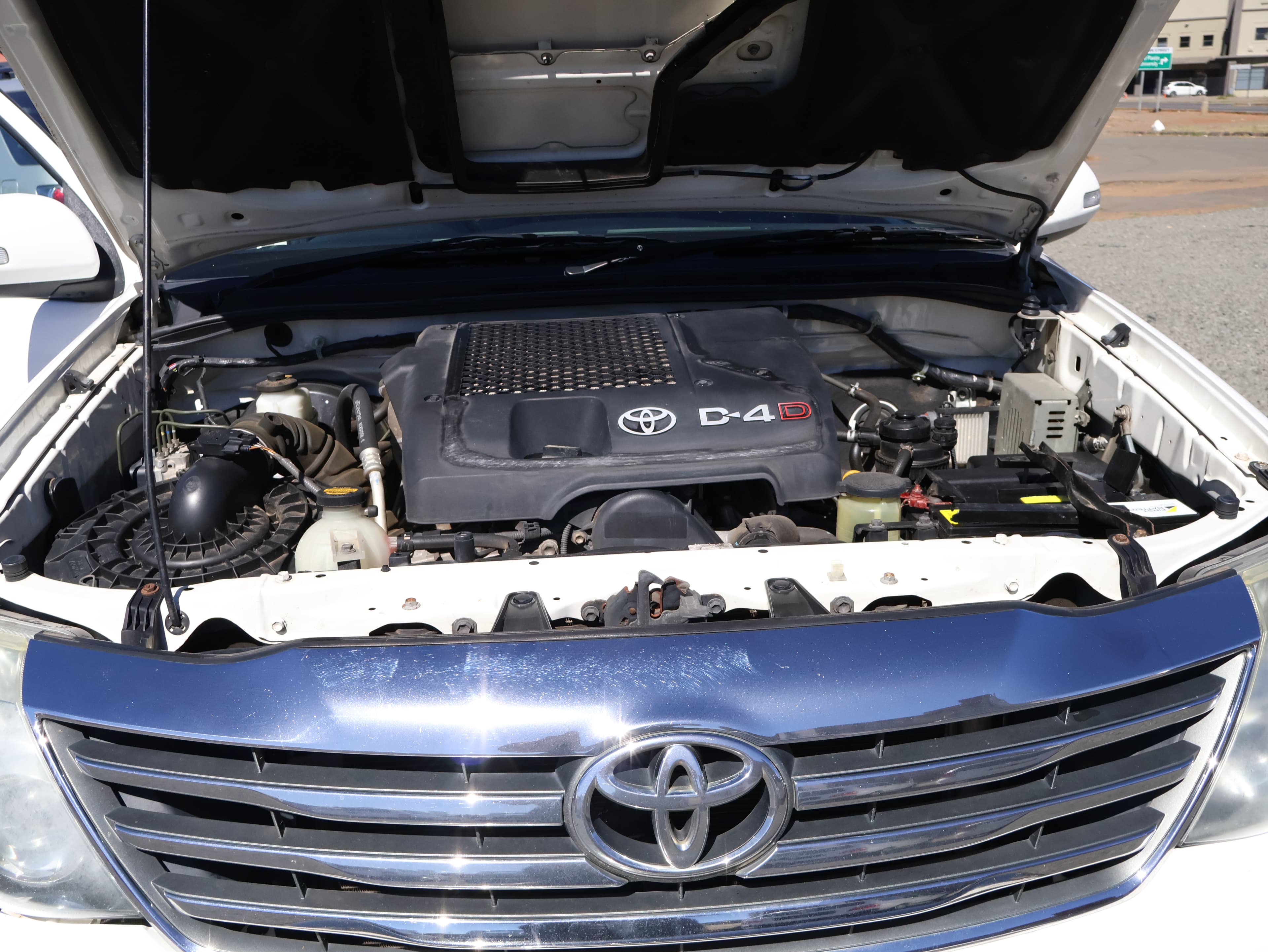 2014 Toyota Fortuner image 5