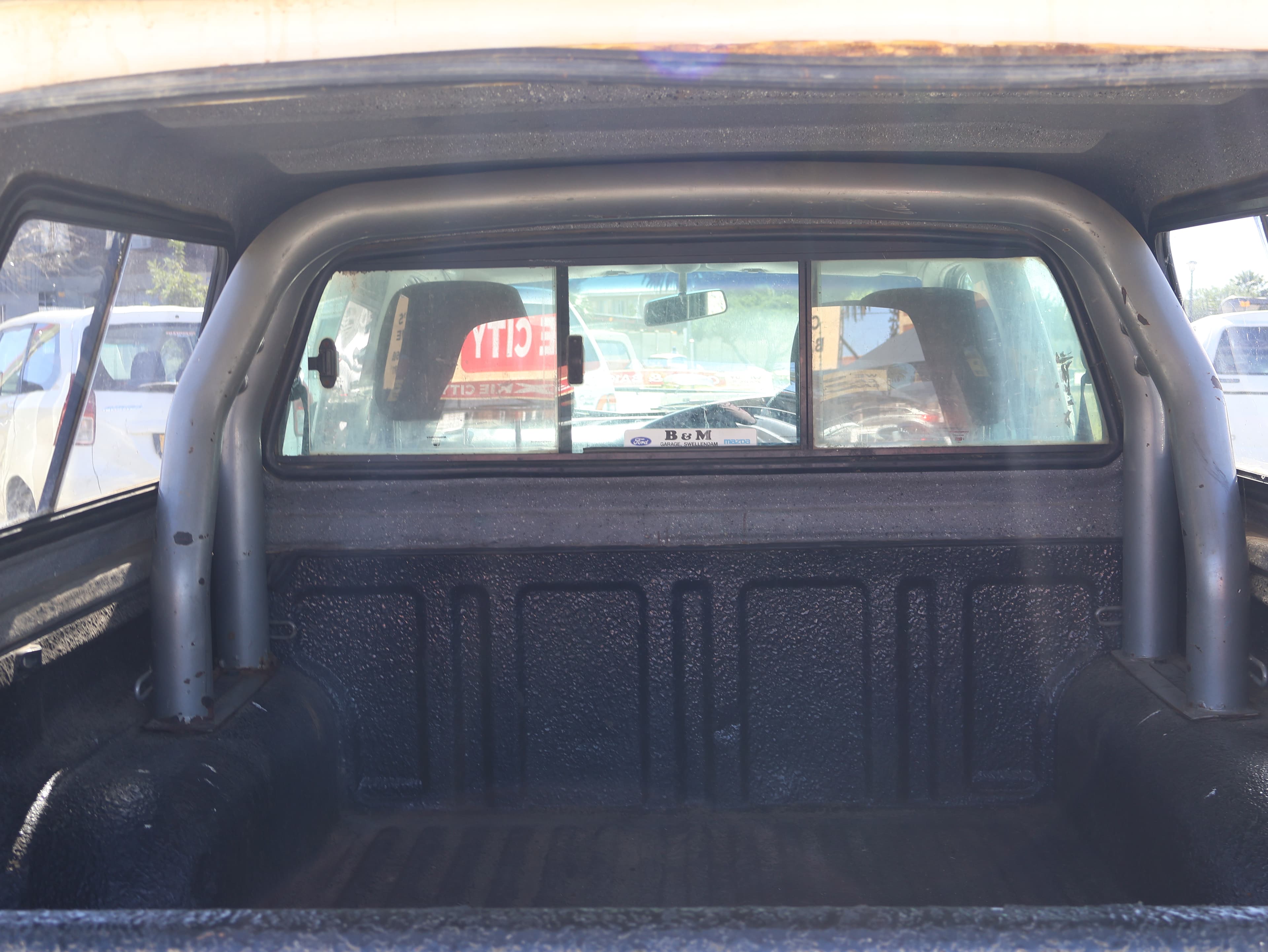 2003 Mazda B2500 image 7