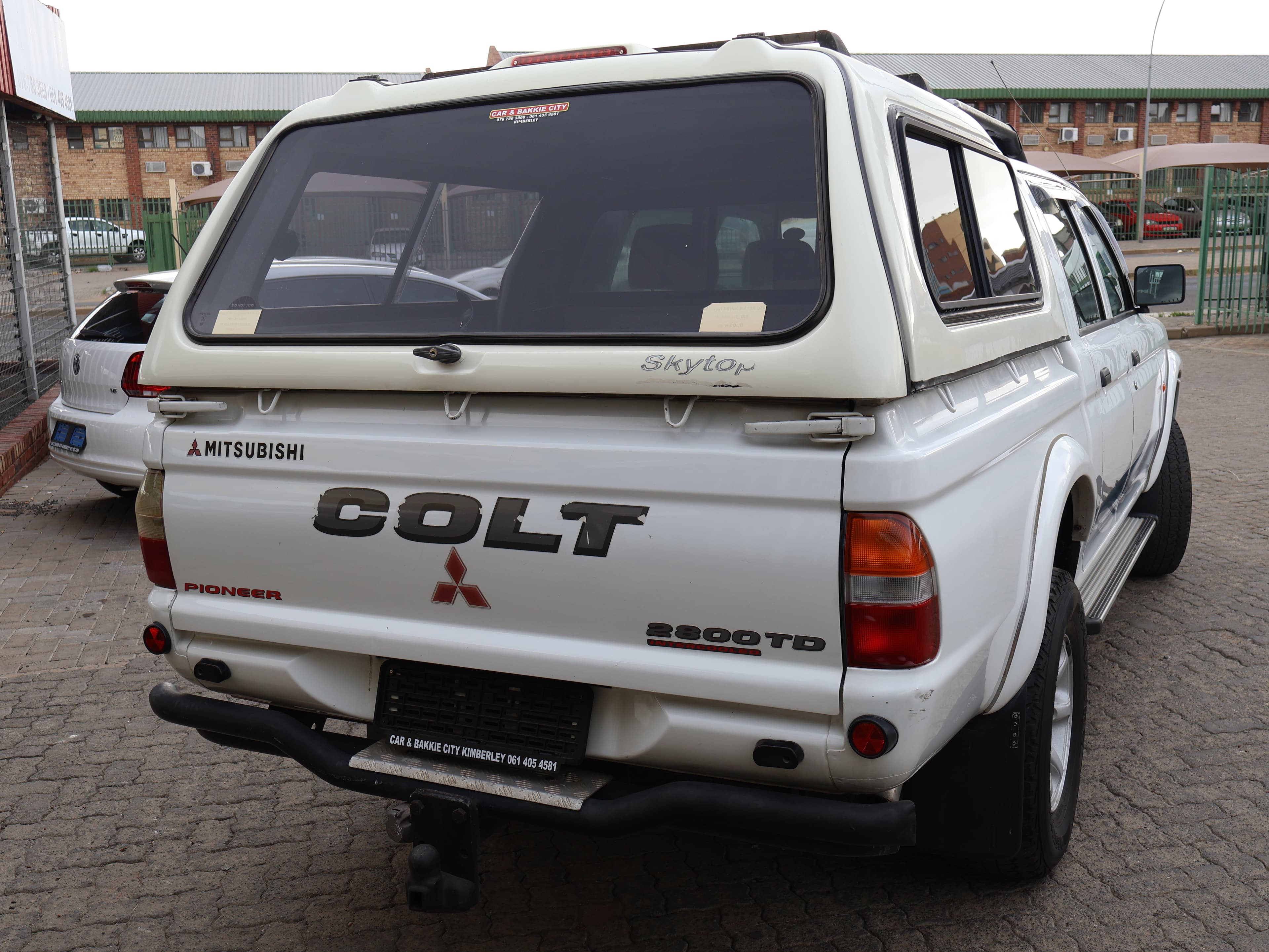 1998 Mitsubishi Colt image 5