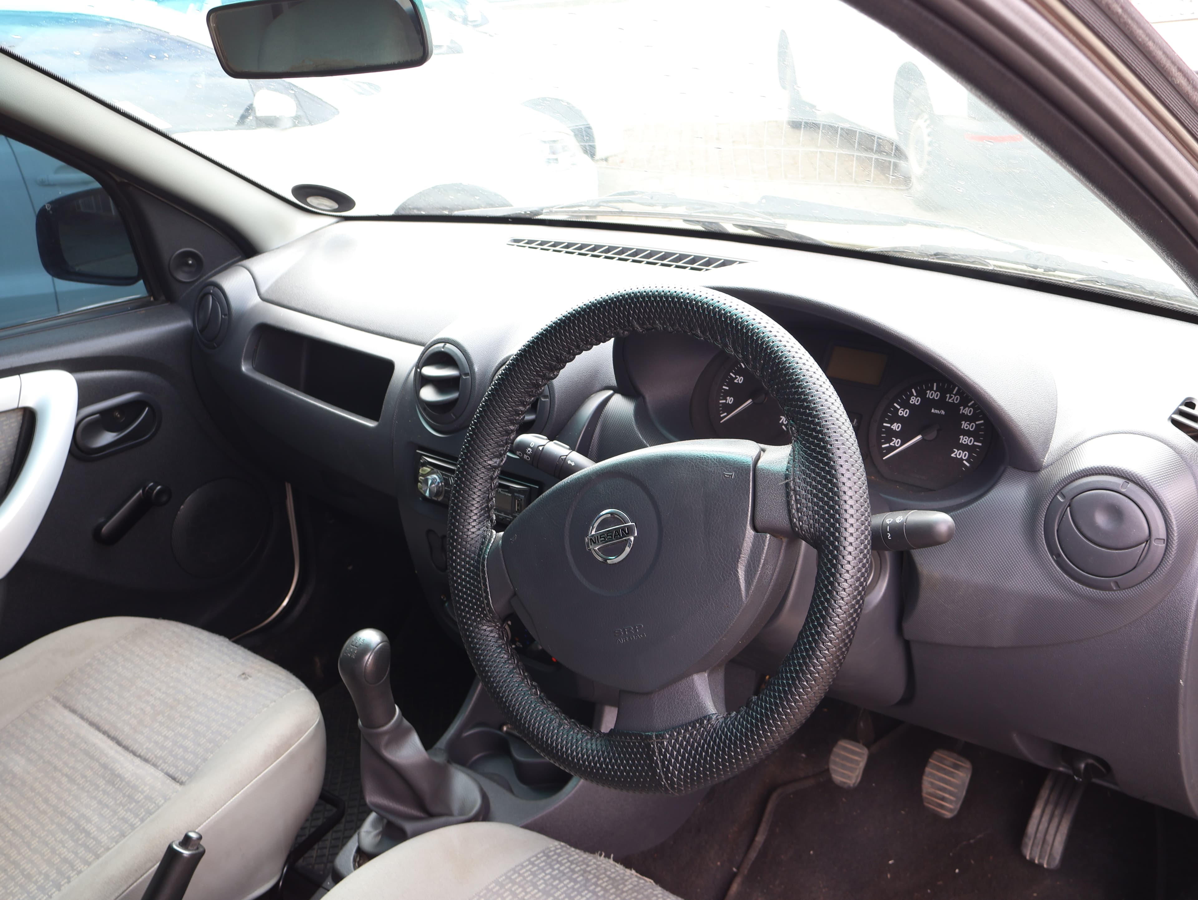 2010 Nissan NP200 image 6