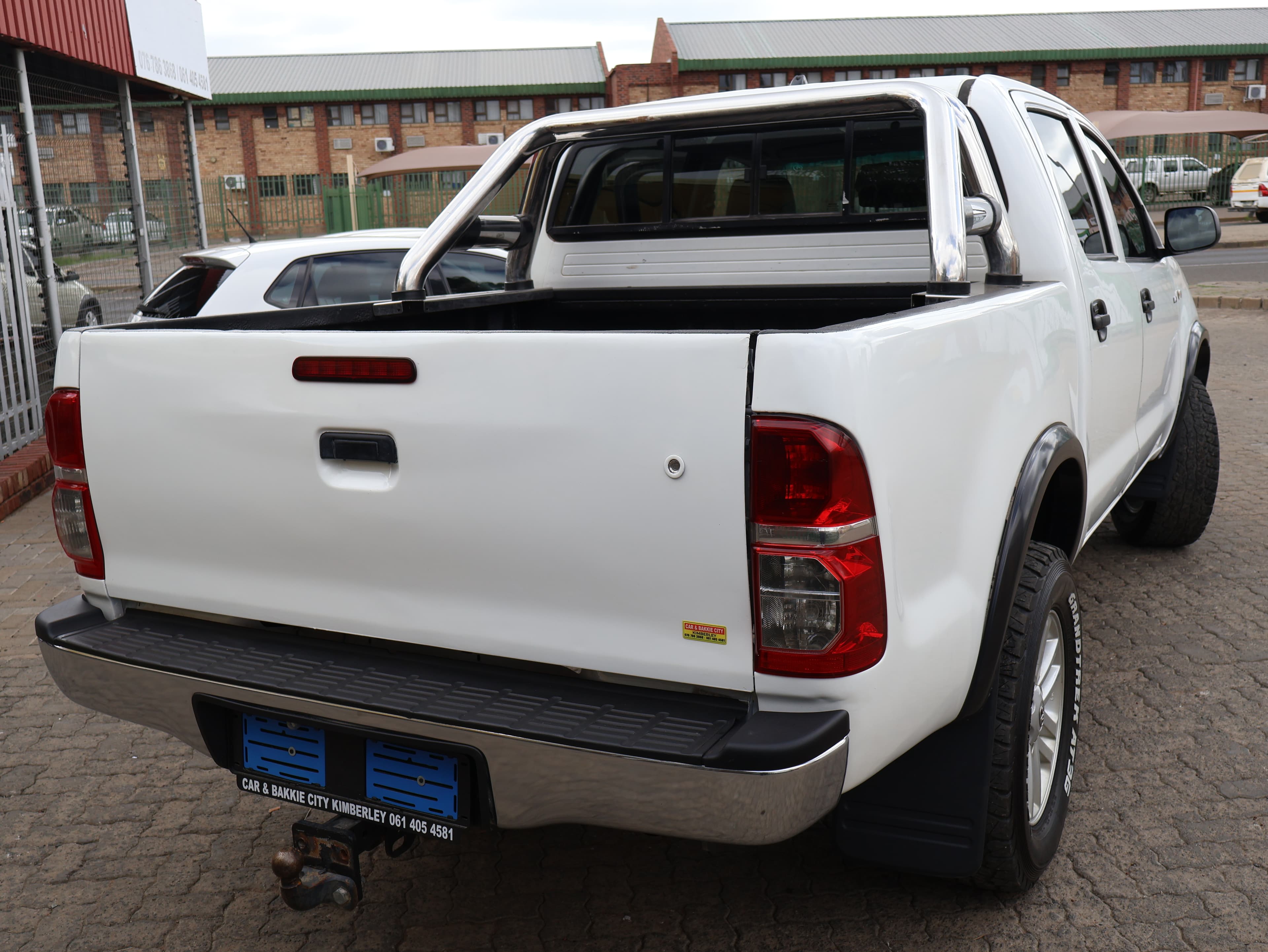 2011 Toyota Hilux image 4