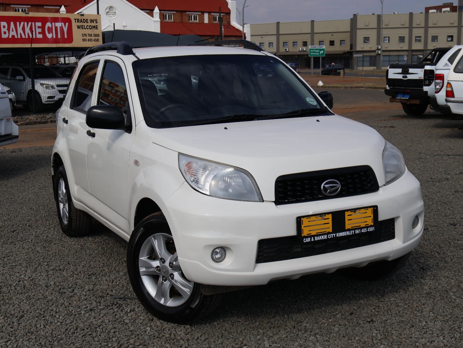 2012 Daihatsu Terios image 2