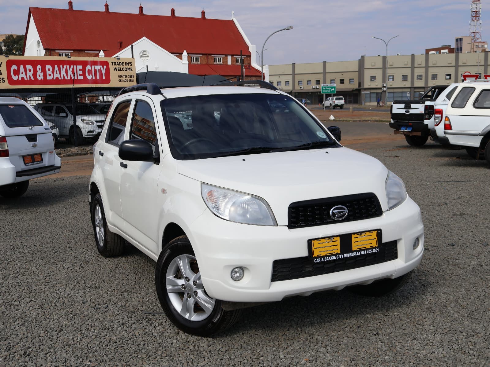 2012 Daihatsu Terios image 1
