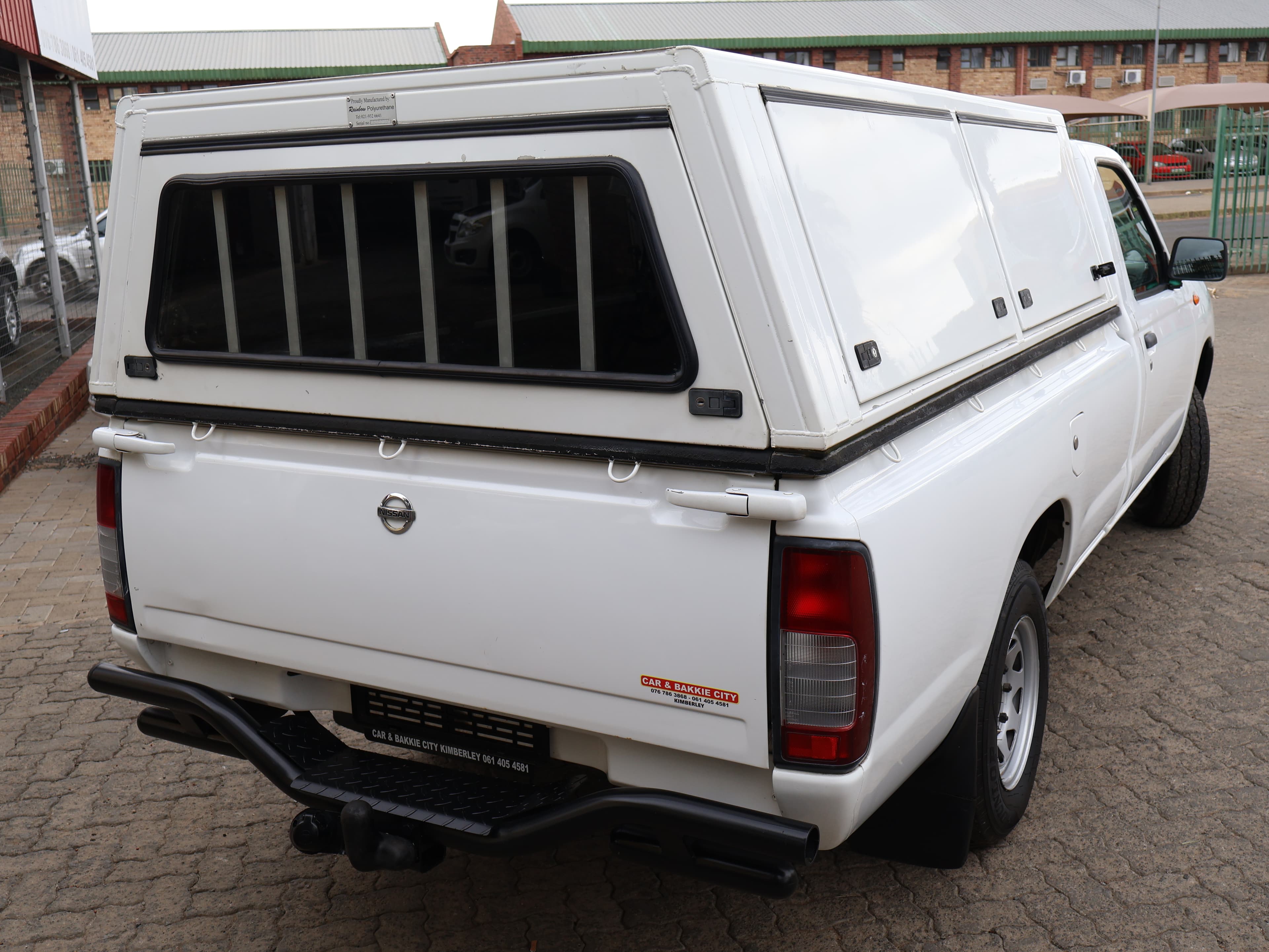 2009 Nissan NP300 image 6
