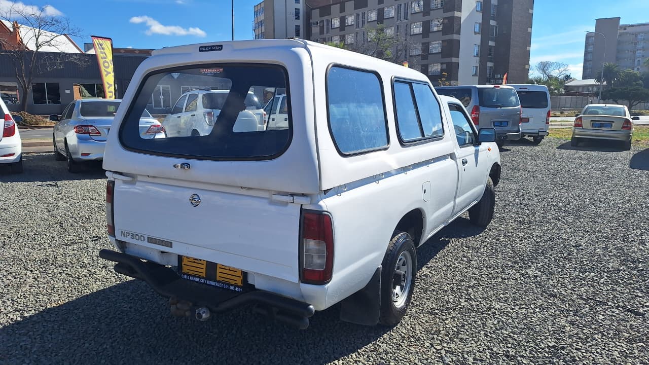 2016 Nissan NP300 image 3