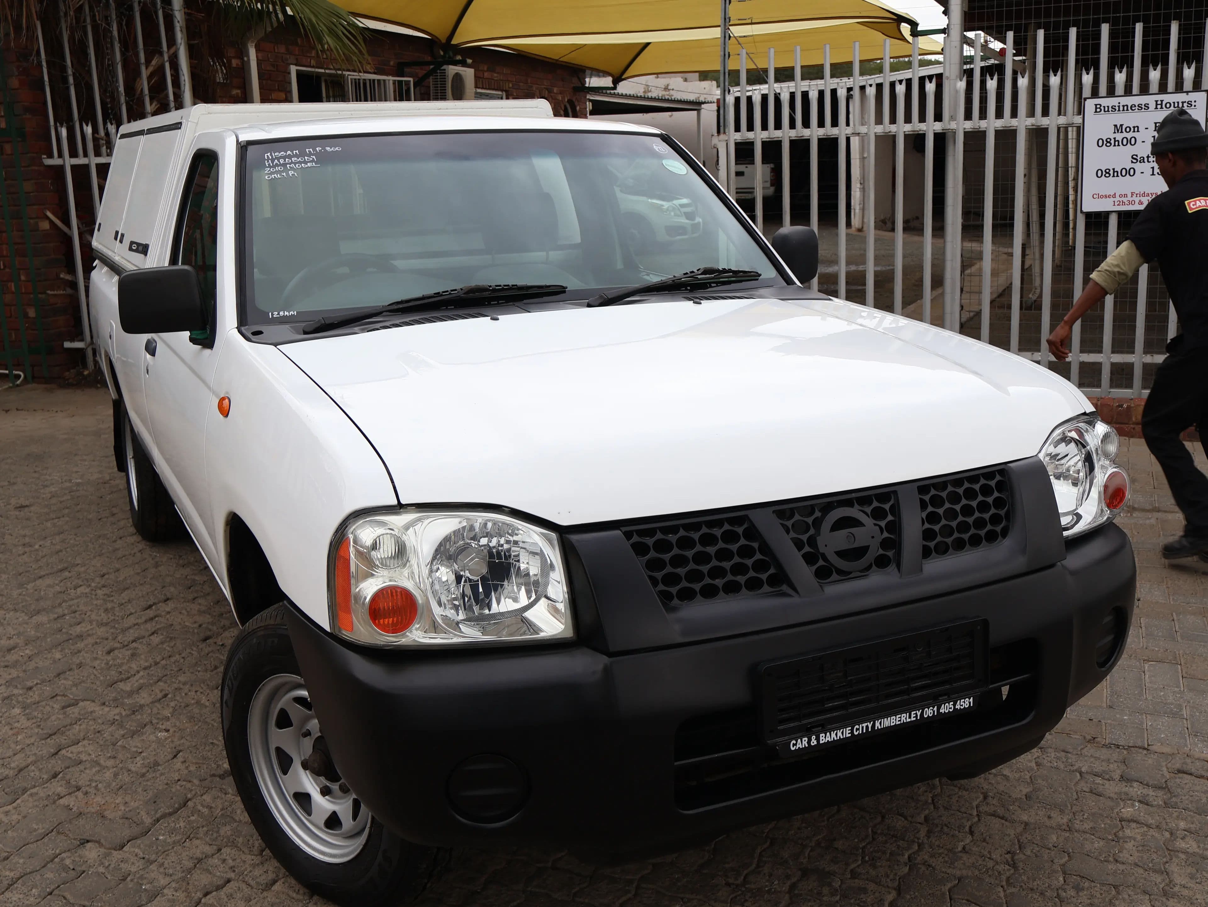 Nissan NP300